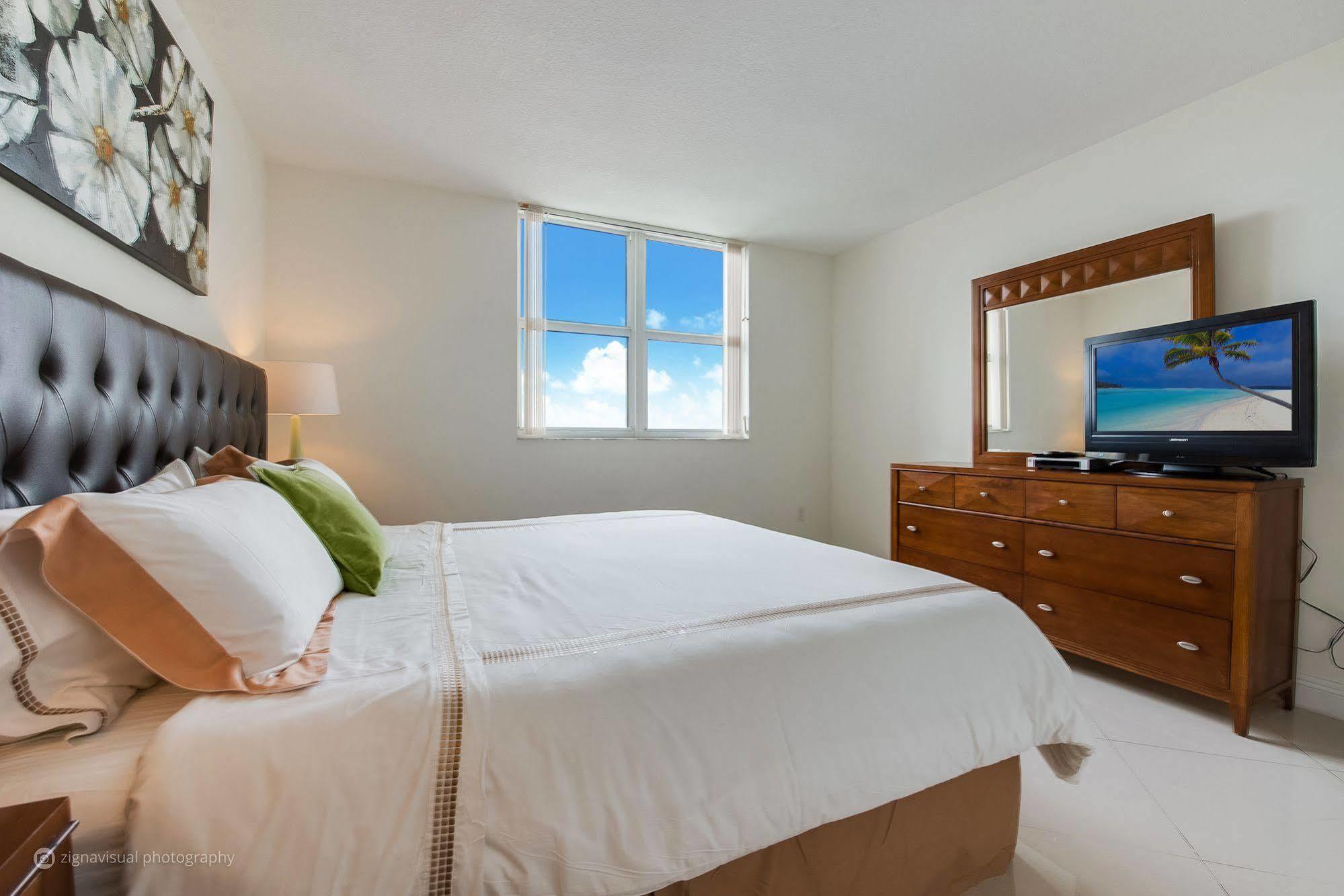 Churchill Suites Miami Brickell - One Broadway Exteriör bild